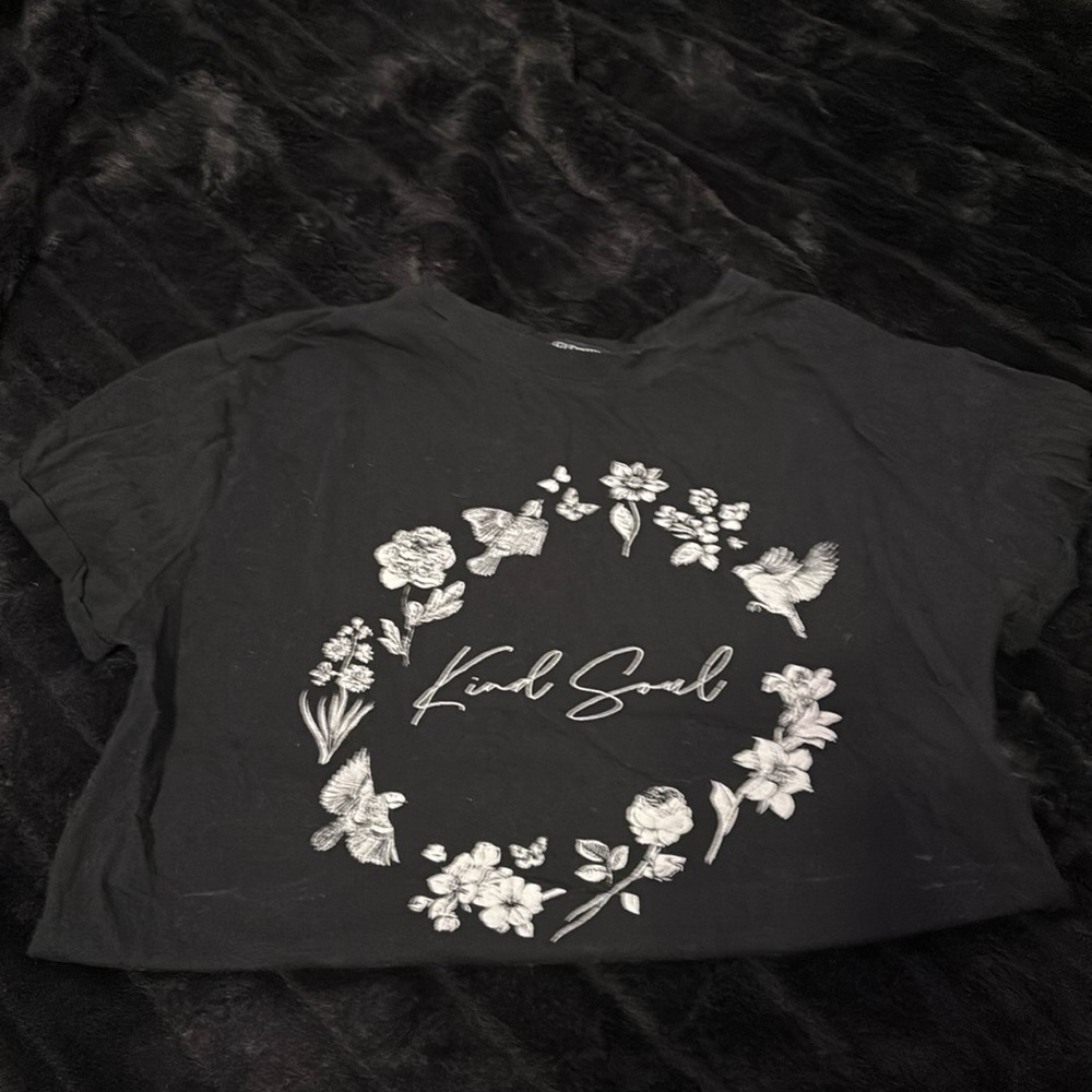 women’s crop top